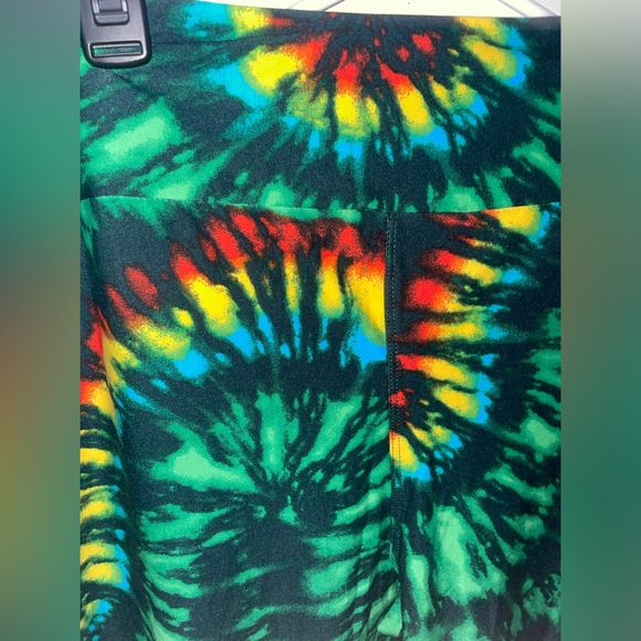 LulaRoe Rainbow Tie Dye Leggings - Picture 5 of 6